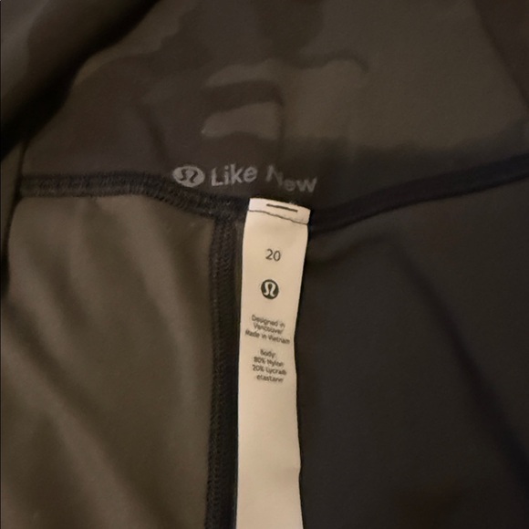 lululemon athletica Camouflage Leggings - Olive and Brown - Picture 2 of 4